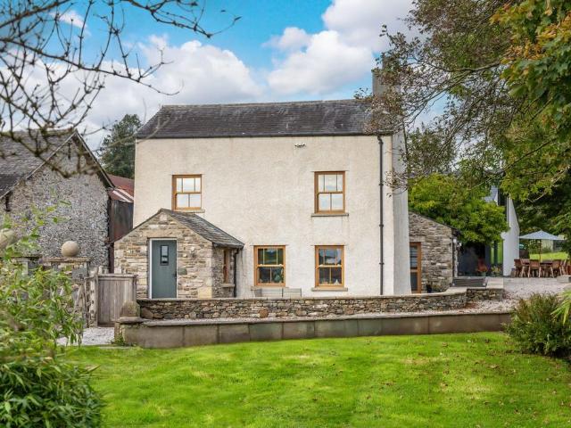 4 bedroom cottage for sale