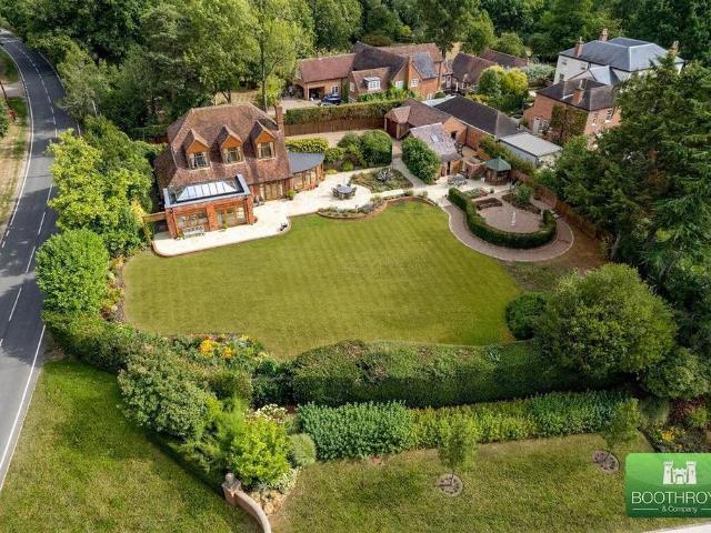4 bedroom cottage for sale