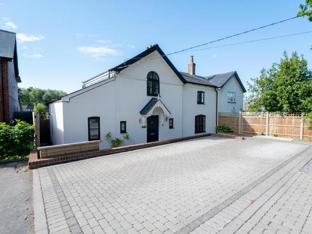 4 bedroom cottage for sale