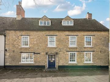 4 bedroom cottage for sale