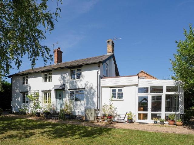 4 bedroom cottage for sale
