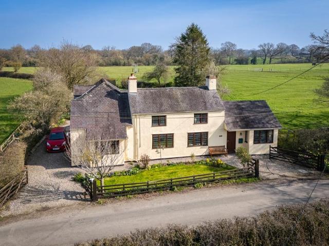 5 bedroom cottage for sale