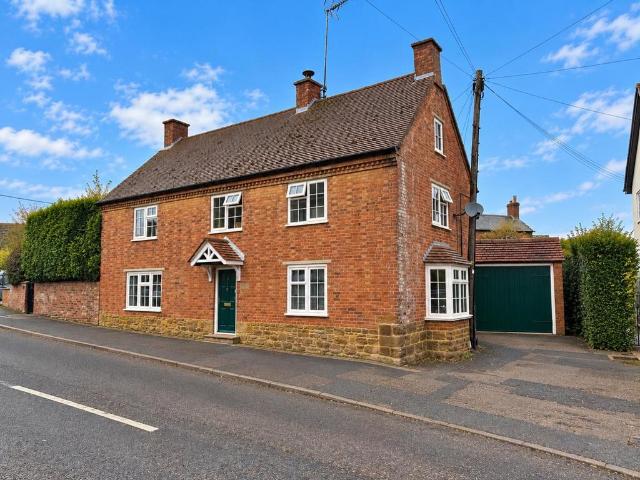 4 bedroom cottage for sale