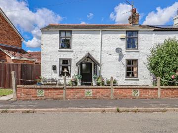 4 bedroom cottage for sale
