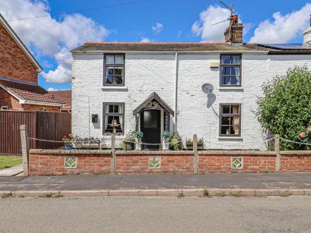 4 bedroom cottage for sale