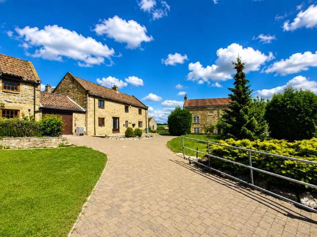 4 bedroom cottage for sale