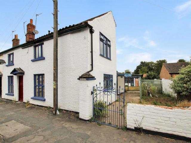 4 bedroom cottage for sale