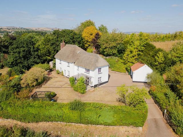 4 bedroom cottage for sale