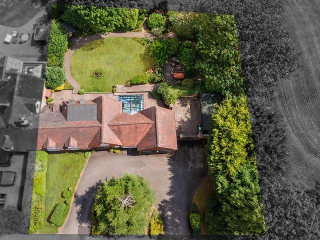 4 bedroom cottage for sale