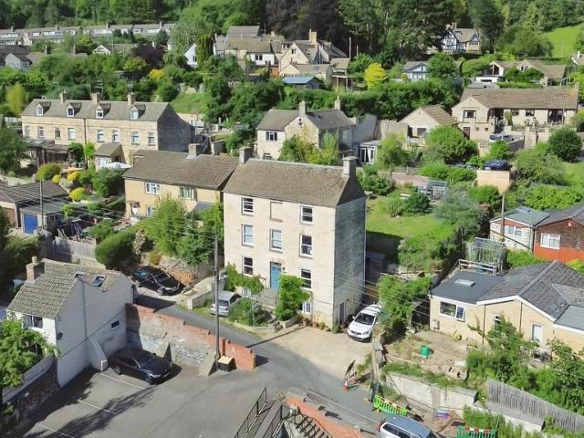 4 bedroom cottage for sale