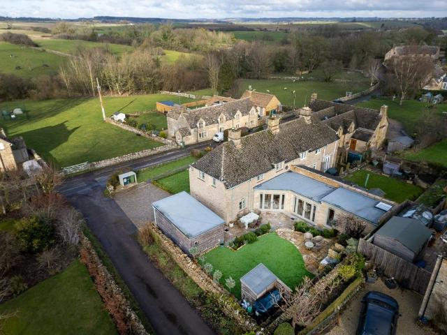 4 bedroom cottage for sale