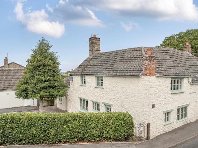 4 bedroom cottage for sale