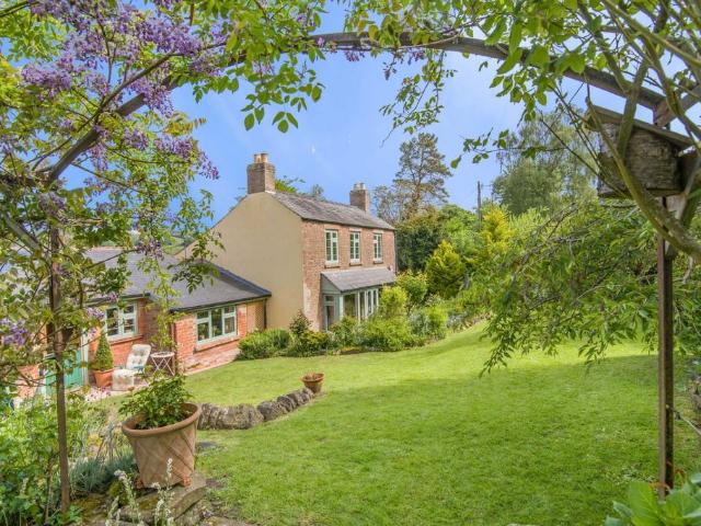 4 bedroom cottage for sale