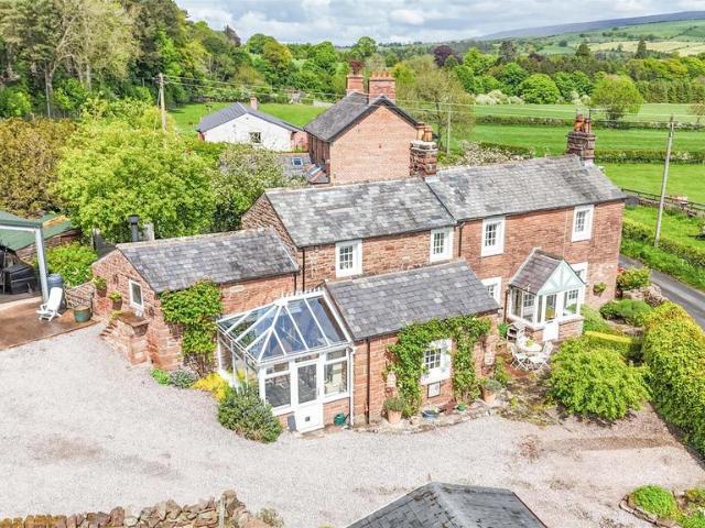 4 bedroom cottage for sale