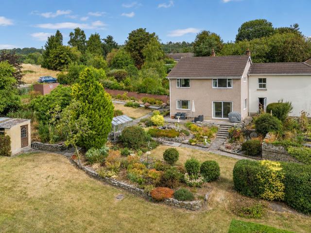 4 bedroom cottage for sale