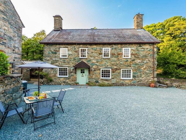4 bedroom cottage for sale
