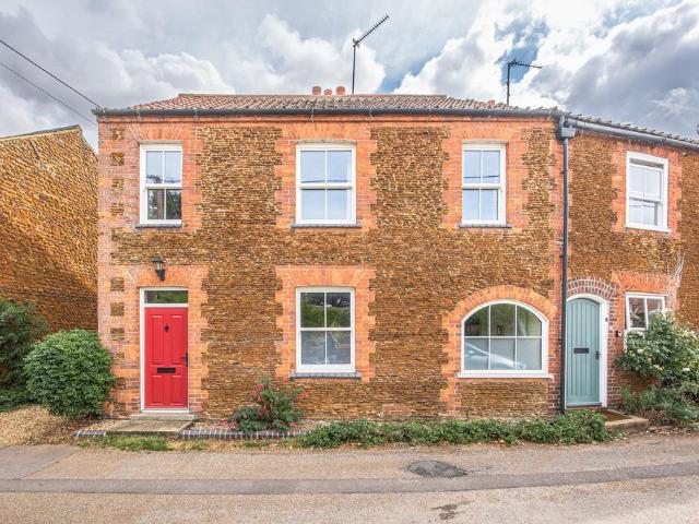 4 bedroom cottage for sale