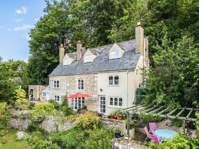 4 bedroom cottage for sale