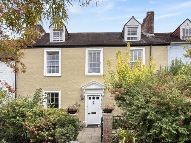 4 bedroom cottage for sale