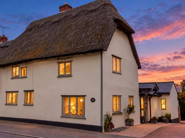 4 bedroom cottage for sale