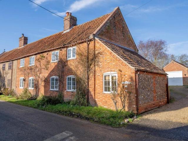 4 bedroom cottage for sale