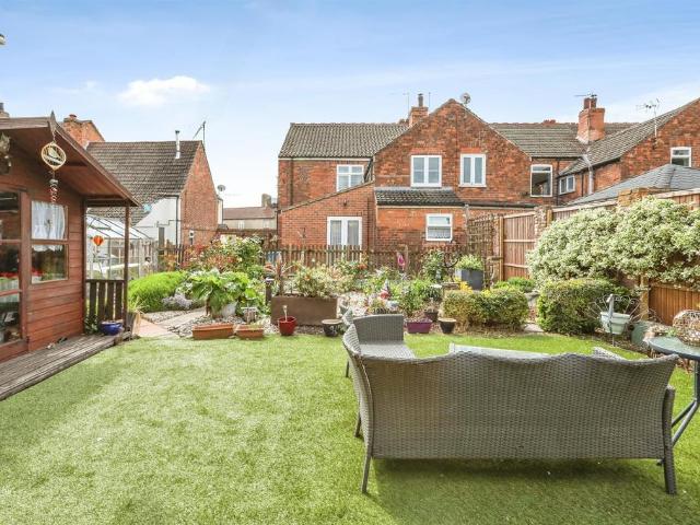 4 bedroom cottage for sale