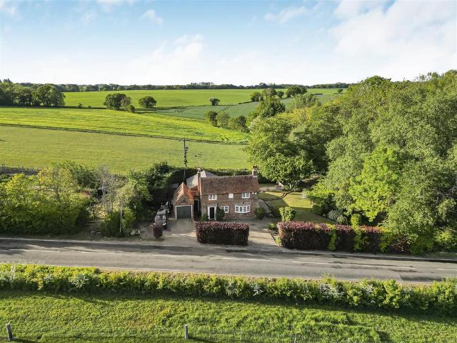 4 bedroom cottage for sale