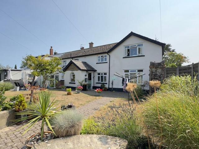 4 bedroom cottage for sale