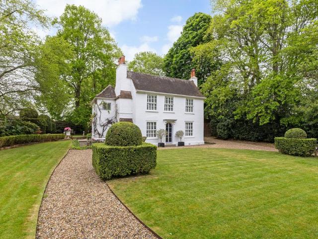 4 bedroom cottage for sale