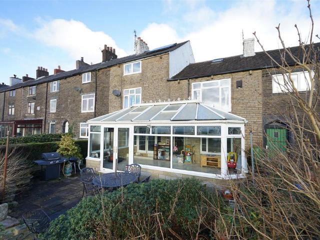 4 bedroom cottage for sale
