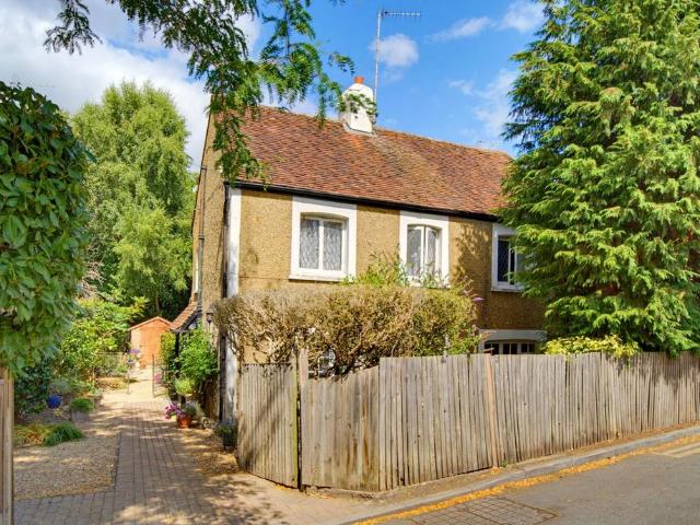 4 bedroom cottage for sale