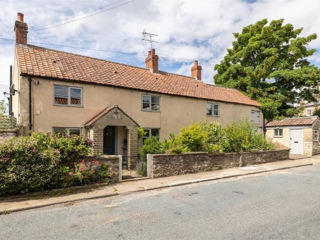 4 bedroom cottage for sale