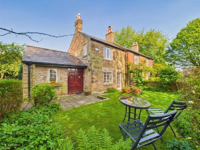 4 bedroom cottage for sale