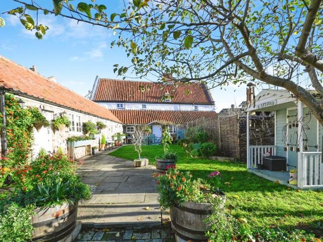 4 bedroom cottage for sale