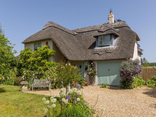 4 bedroom cottage for sale