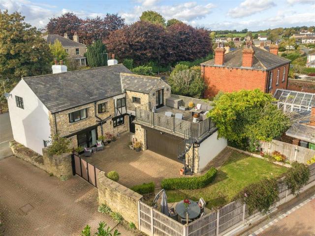 4 bedroom cottage for sale