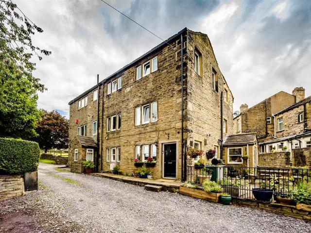 4 bedroom cottage for sale