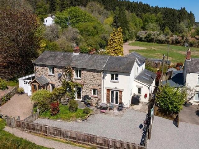 4 bedroom cottage for sale