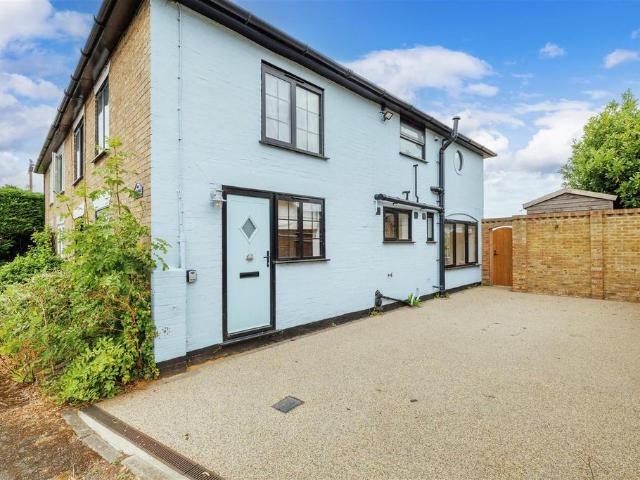 4 bedroom cottage for sale