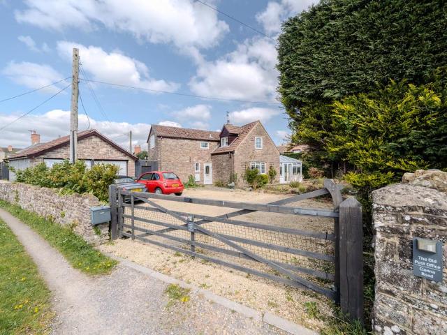 4 bedroom cottage for sale