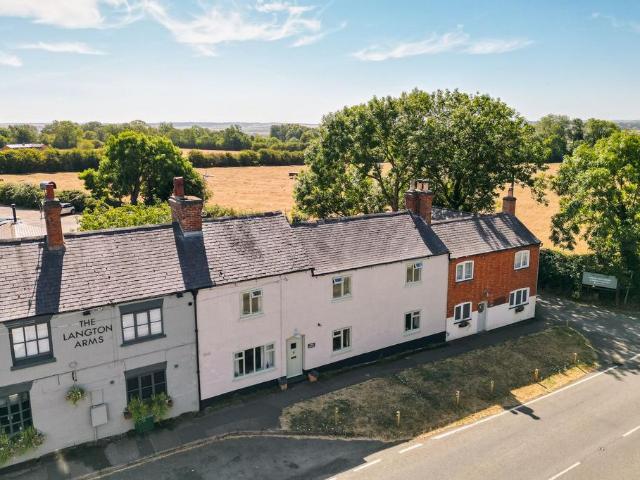 4 bedroom cottage for sale