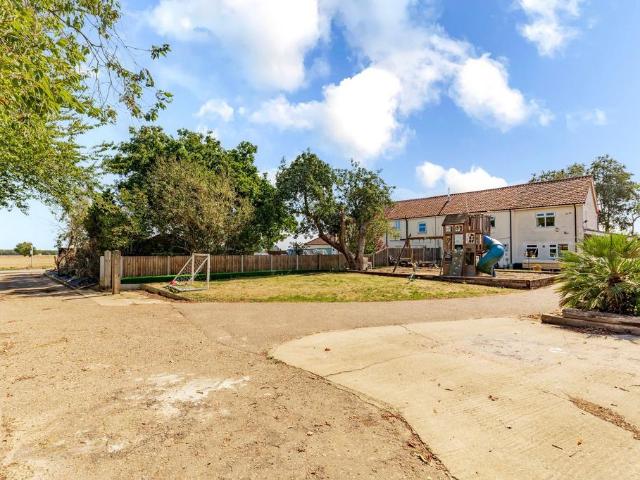 4 bedroom cottage for sale