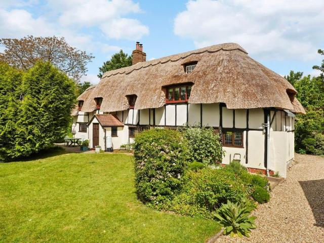 4 bedroom cottage for sale