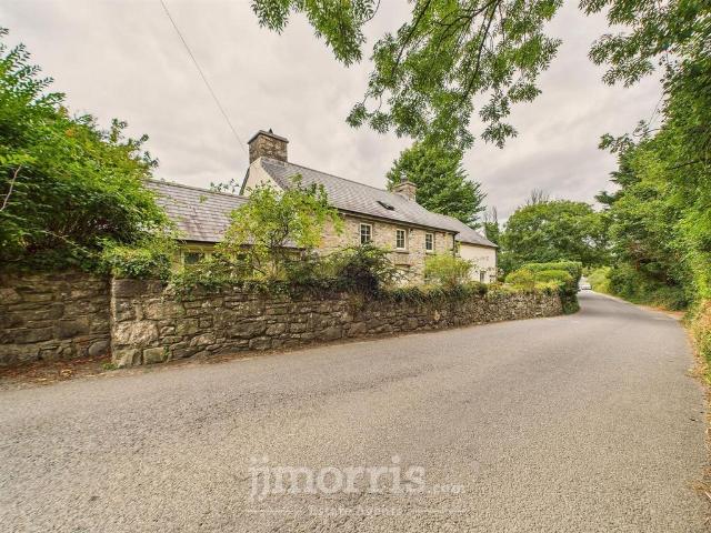 4 bedroom cottage for sale