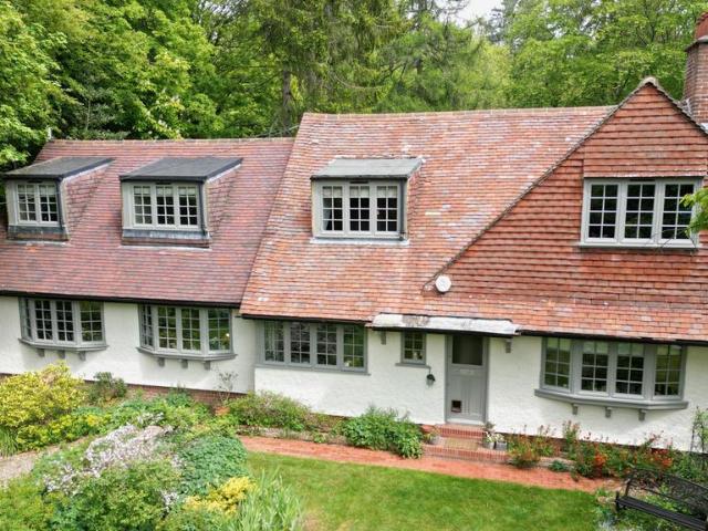 4 bedroom cottage for sale
