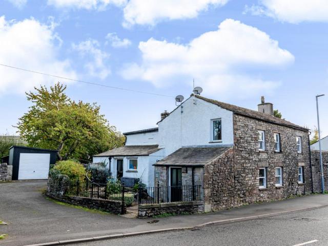 4 bedroom cottage for sale