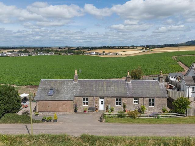 4 bedroom cottage for sale