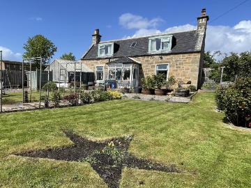 Forres, Moray county, Shetland - Garden