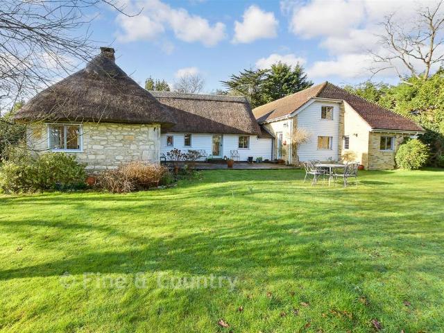 4 bedroom cottage for sale
