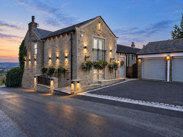 4 bedroom cottage for sale